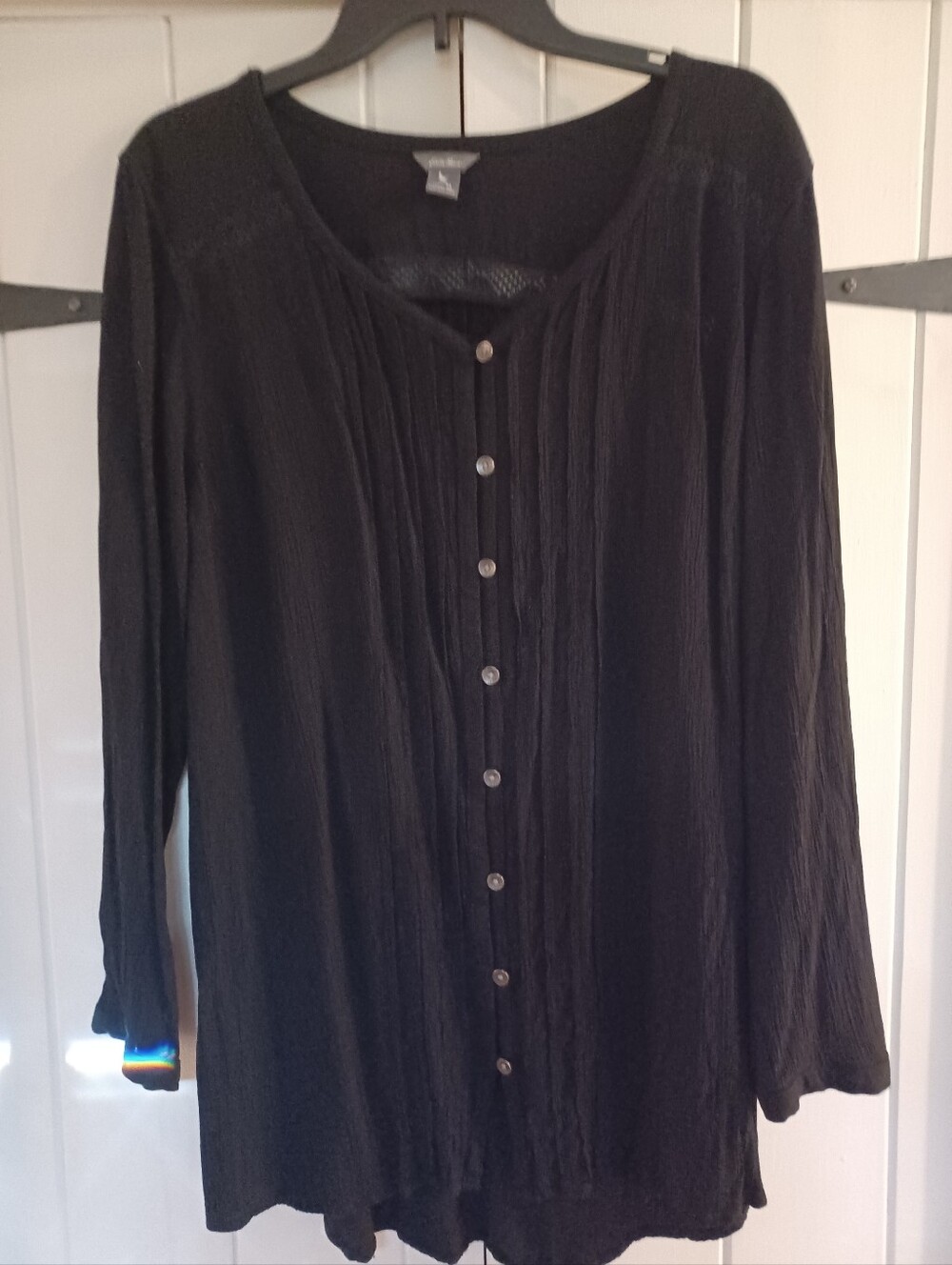 Eddie Bauer  Womans Lightweight Black Tunic Top Button Front.